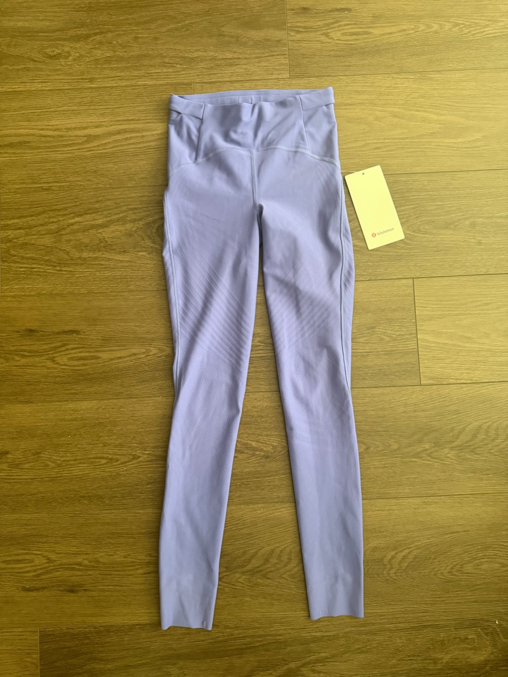 NWT lululemon athletica Lavender Leggings size 4, 28”length
